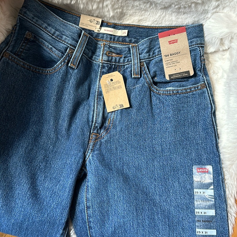 NWT Levi’s ‘94 baggy jeans